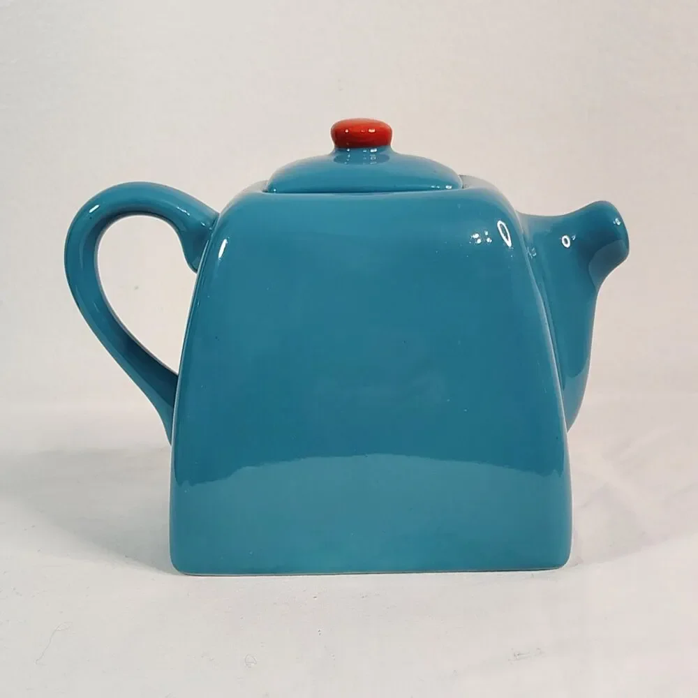 DISNEY Mickey Mouse Mini Ceramic Tea Pot Winter Scene Hot Cocoa Minnie Pluto